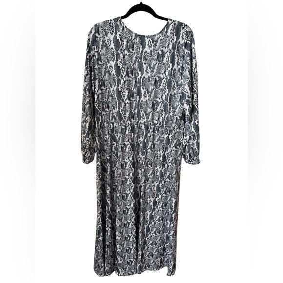 ELOQUII Women’s Snakeskin Print Maxi Dress With Side Slit Size 16 - Picture 3 of 6